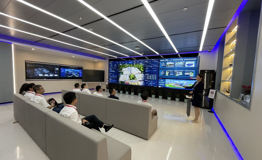 1691458545472926.jpeg 参观华为东莞松山湖IOC展厅.jpeg